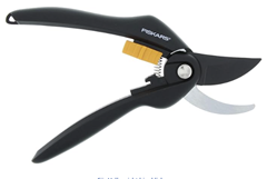 Fiskars SingleStep Bypass-Gartenschere P26 (Antihaft, Stahl-Klinge, Ø 22mm) für 10€ (-33%)