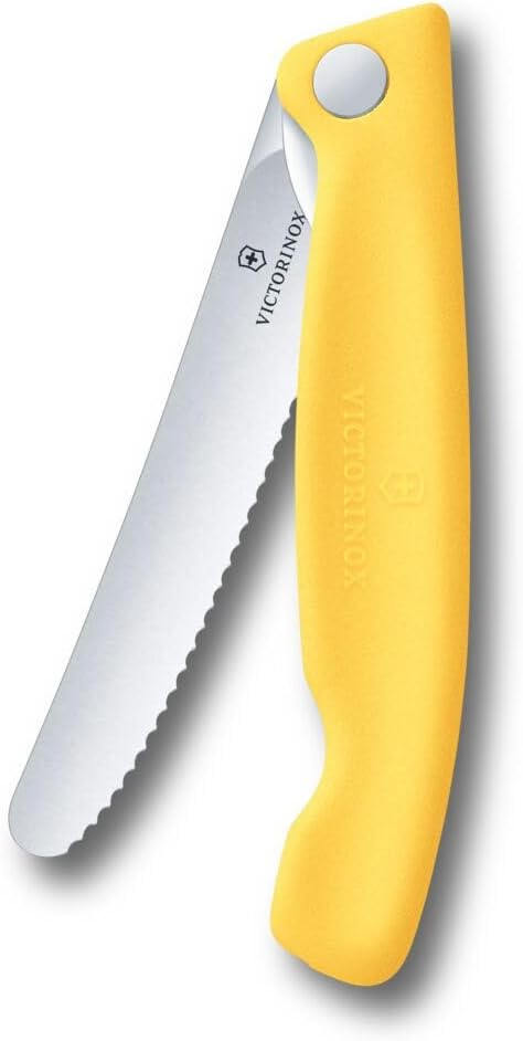 Victorinox Swiss Classic Faltbares Picknick-Messer, Wellenschliff, extra scharf, gelb für 14€ (-24%)