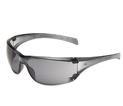 3M Virtua Schutzbrille (Grau getönt, Kratzfest, Polycarbonat) für 3€ (-18%)